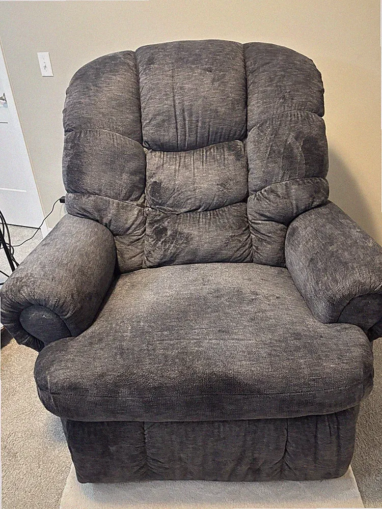 Gray Recliner Chair - Excellent Shape, No Shipping! No Delivery! Local Pickup!